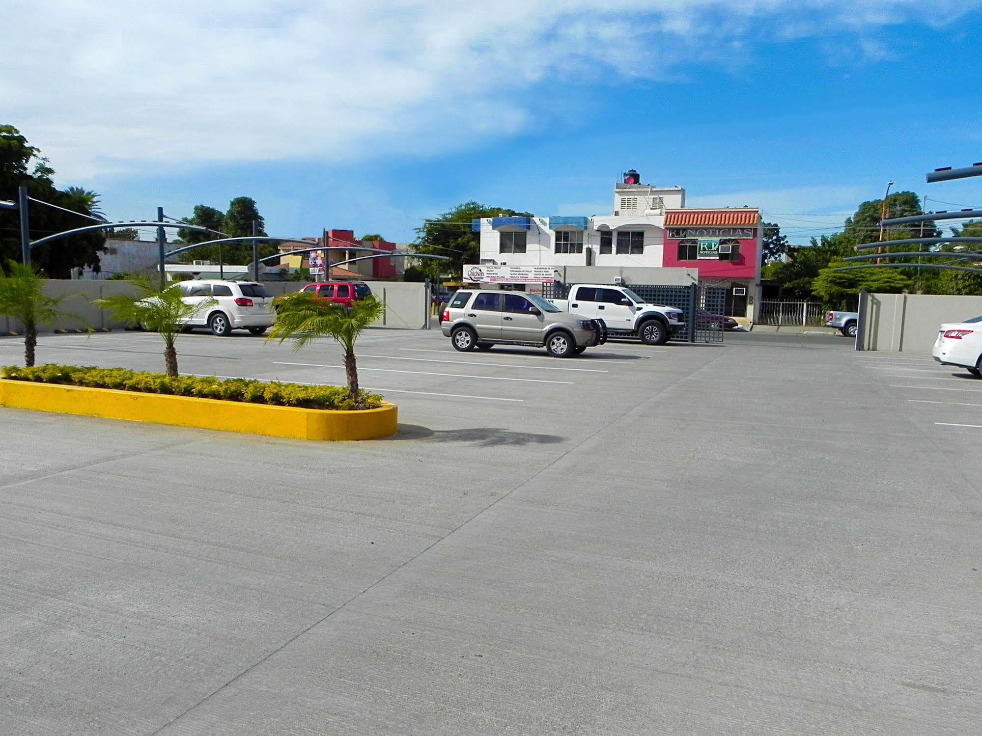 Hotel El Sembrador Guasave ภายนอก รูปภาพ